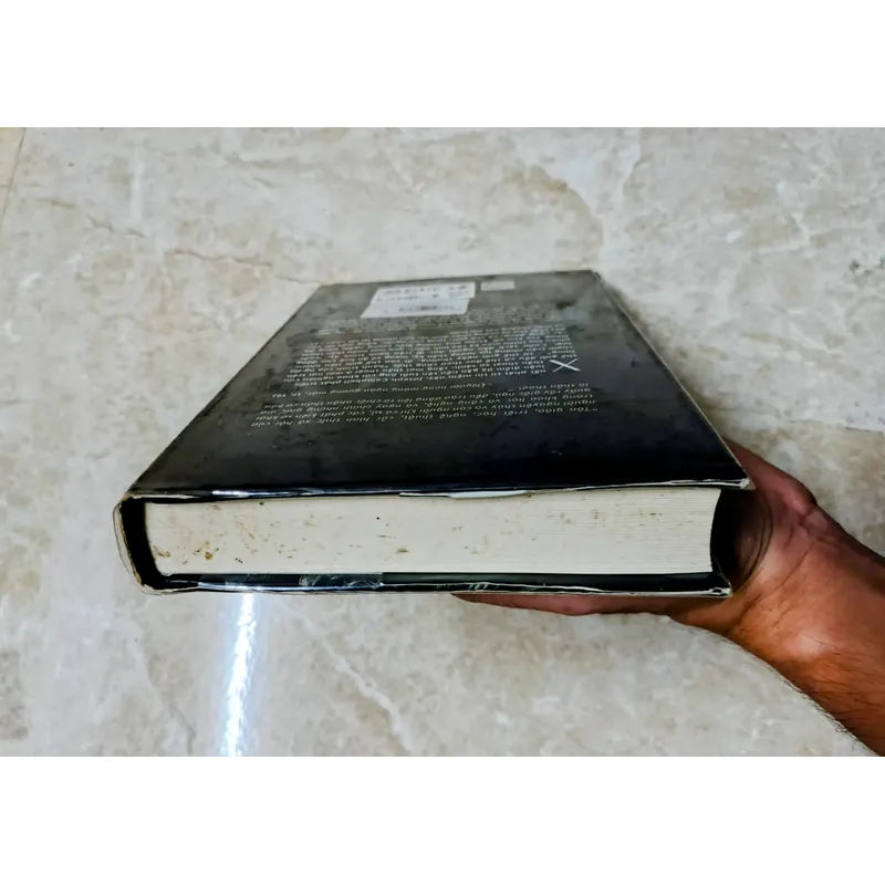 NGƯỜI HÙNG MANG NGÀN KHUÔN MẶT 717957