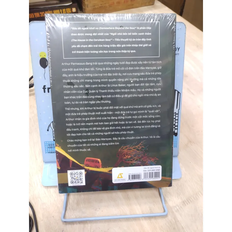 Sách: Đâu đó ngoài khơi xa - TG: TJ Klune 926991