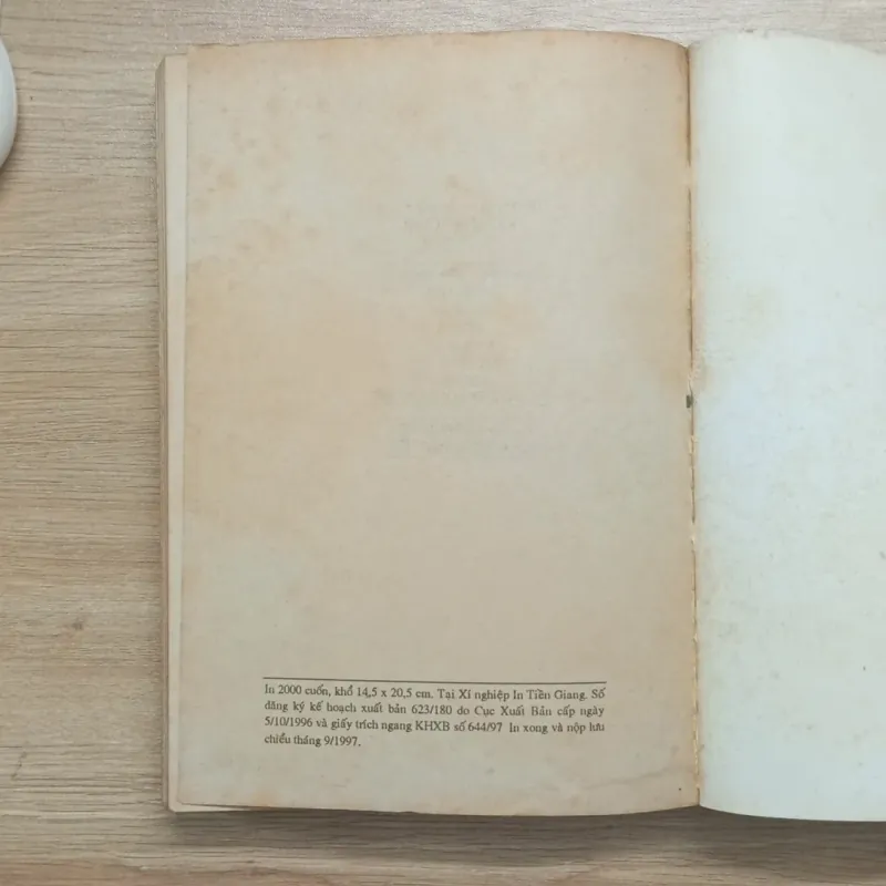 Sách Tuyển tập các bài toán Vật Lý - NXB Trẻ - 1997 925767