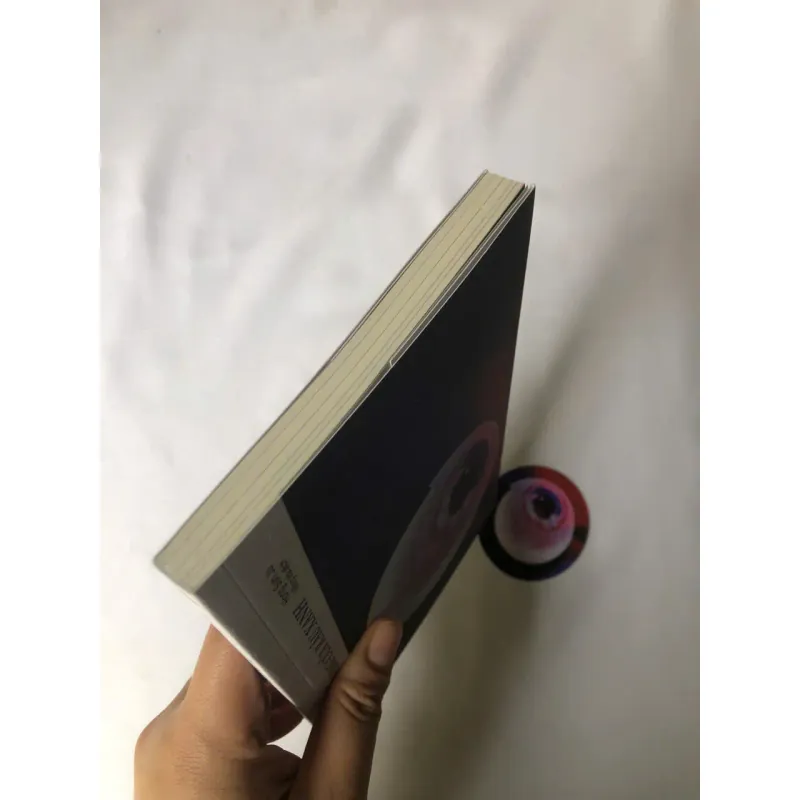 Căn Phòng Của Râu Xanh - Hong Jun Su 731145