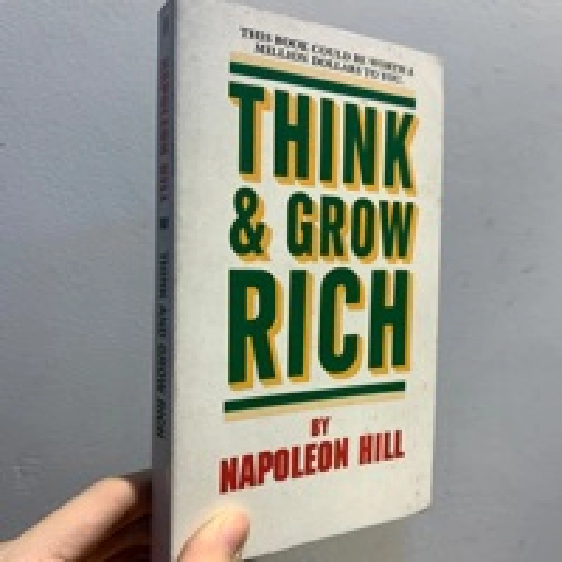 THINK AND GROW RICH: THE LANDMARK BESTSELLER NOW REVISED AND UPDATED FOR THE 21ST CENTURY - NAPOLEON HILL 121010