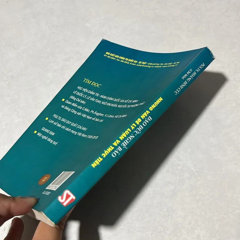 Đạo đức nghề báo - Những vấn đề lý luận và thực tiễn - Hoàng Đình Đức 567949
