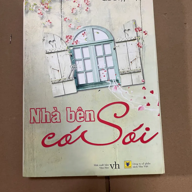 Nhà bên có sói 563196