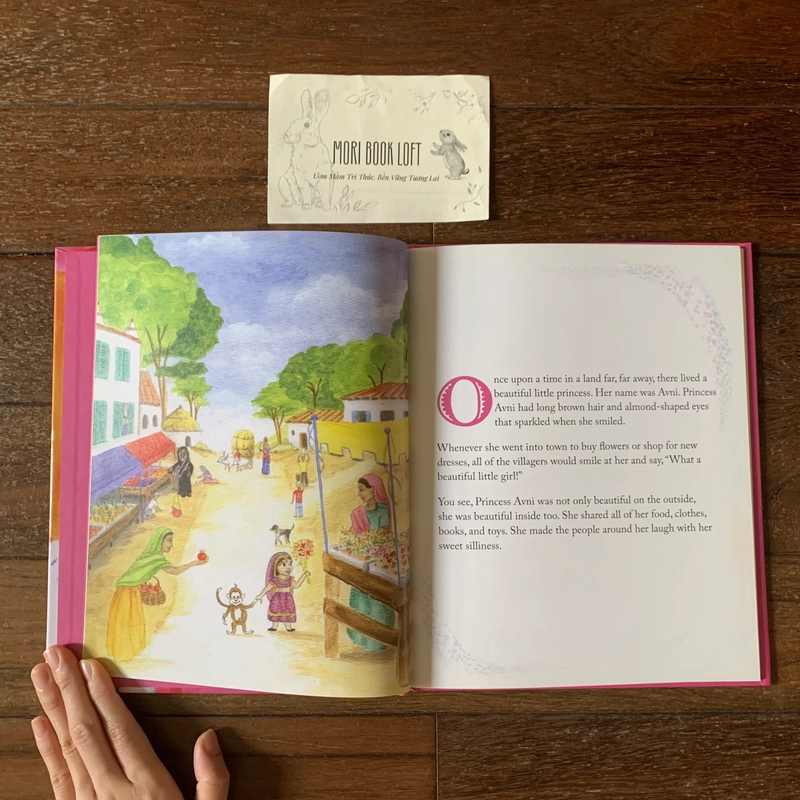 Sách ngoại văn Princess Avni Gets Her Beauty Sleep, Used, Bìa cứng 491409