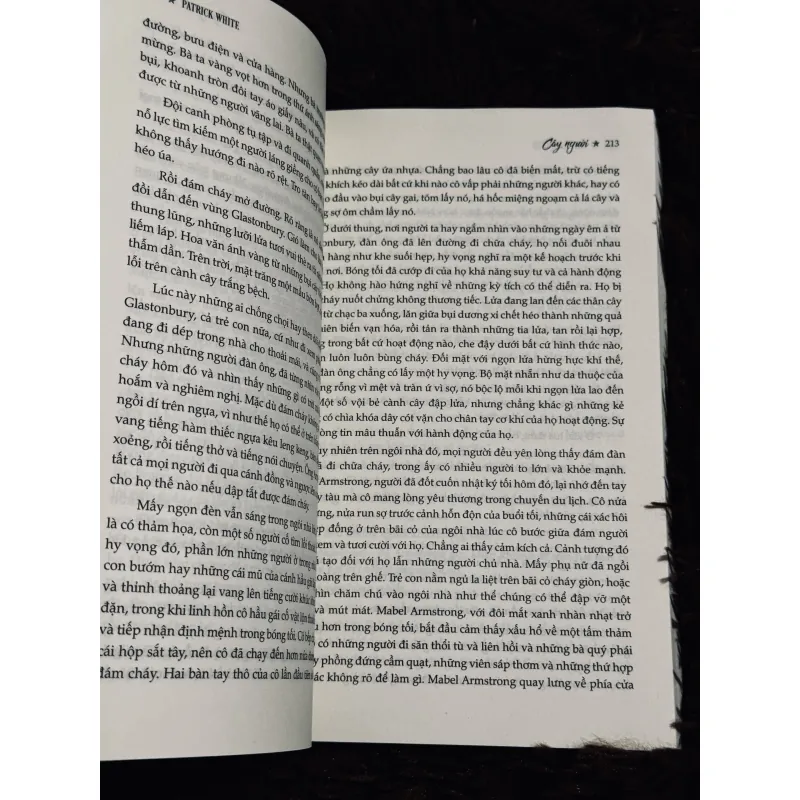 Cây người - Patrick White 931406