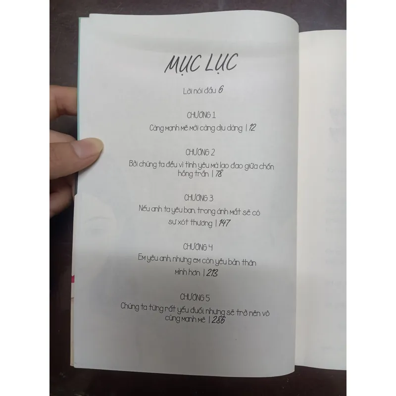 Càng mạnh mẽ càng dịu dàng - Lý Ái Linh - Sách cũ - Có bookmark 697668