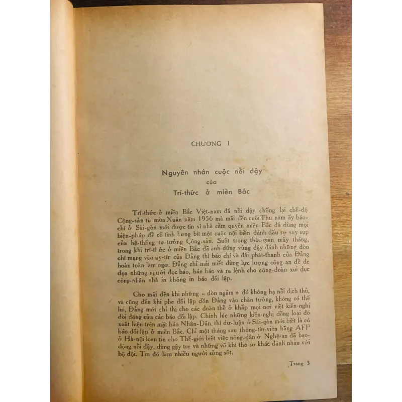 Bọn nhân văn giai phẩm trước tòa án dư luận quốc tế ( sách gốc) 1005539