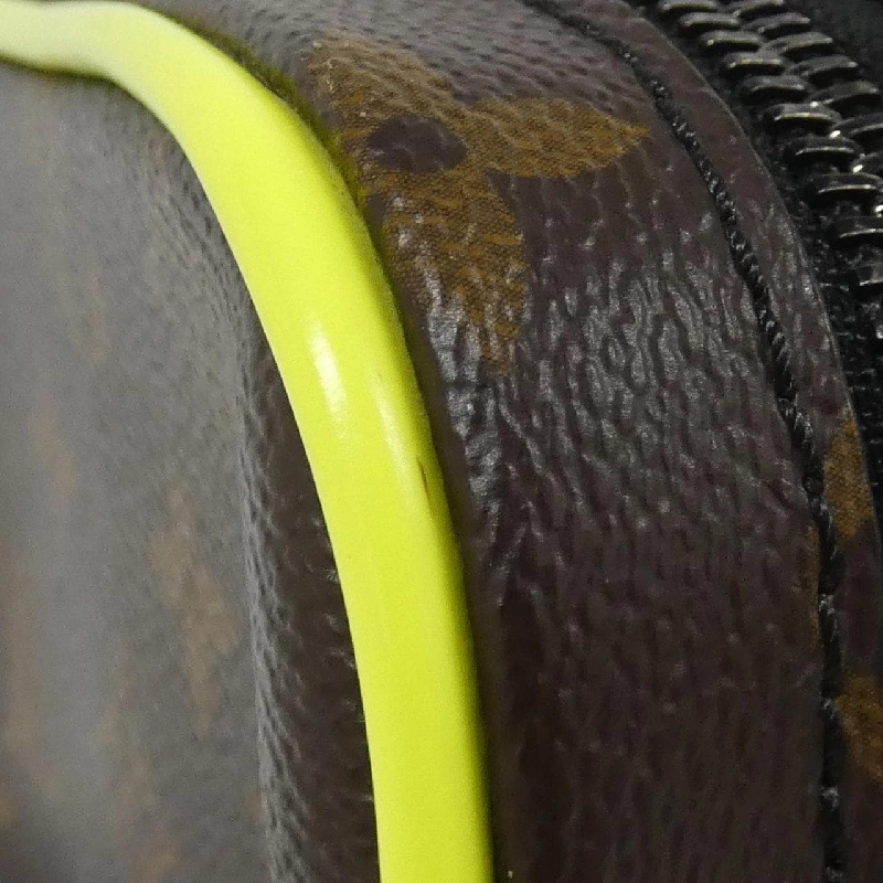 Túi đeo vai Louis Vuitton Monogram Christopher Wearable Wallet M80793 611362