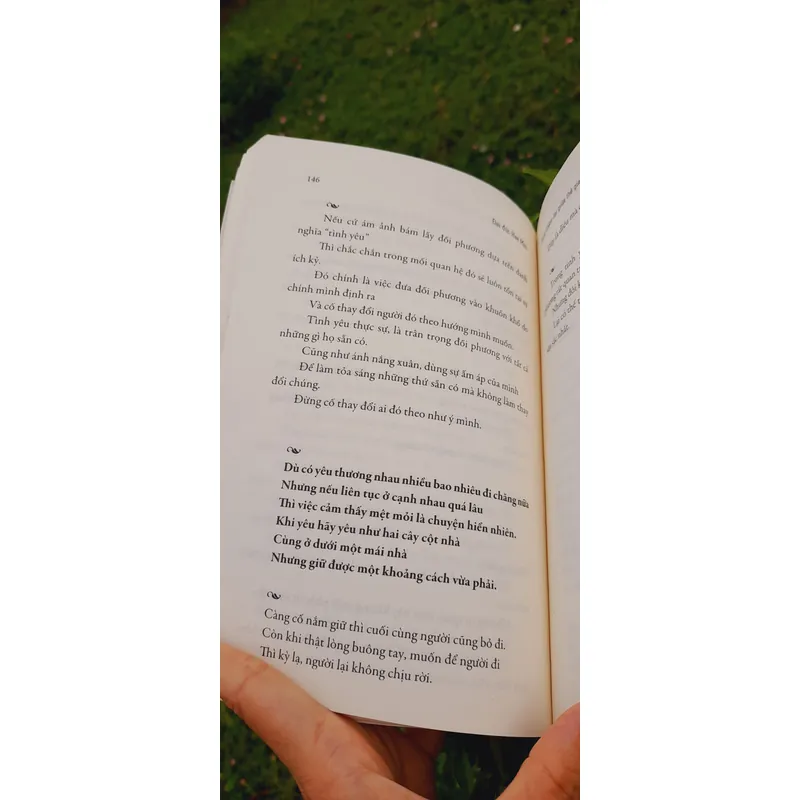 Giữa thế gian vội vã 740933