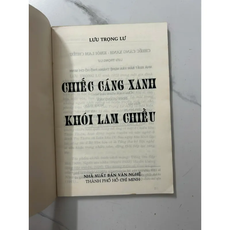 Chiếc cáng xanh & Khói lam chiều – Lưu Trọng Lư 1023503
