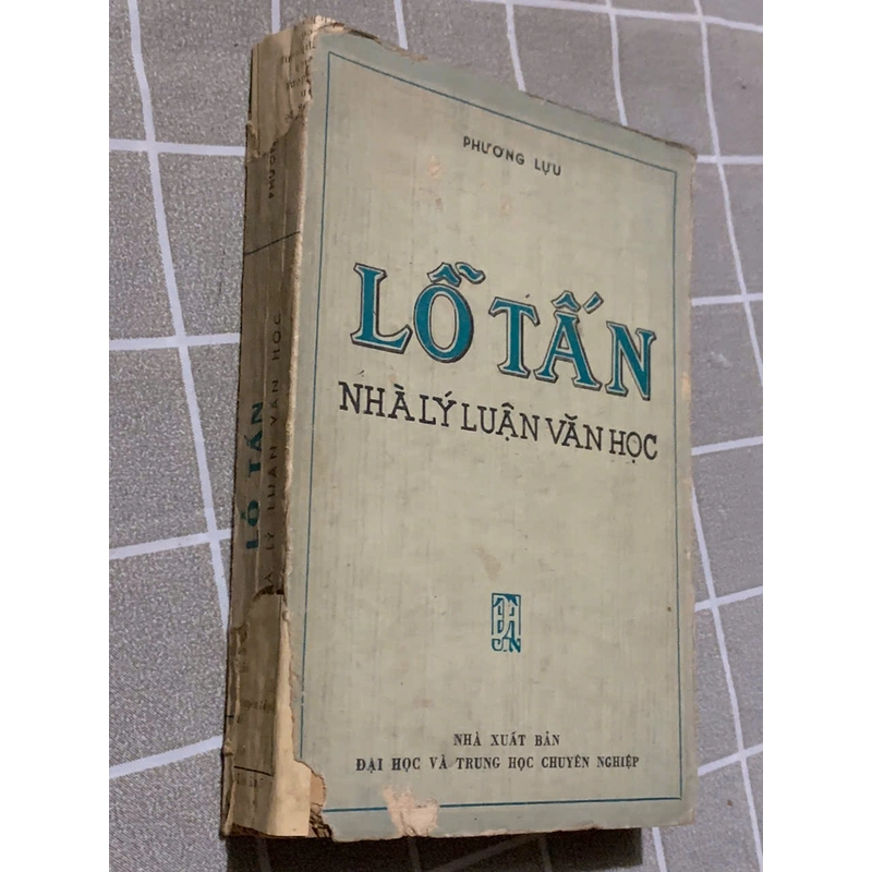 LỖ TẤN, NHÀ LÝ LUẬN VĂN HỌC - PHƯƠNG LỰU- 1977- 440 TRANG 543755