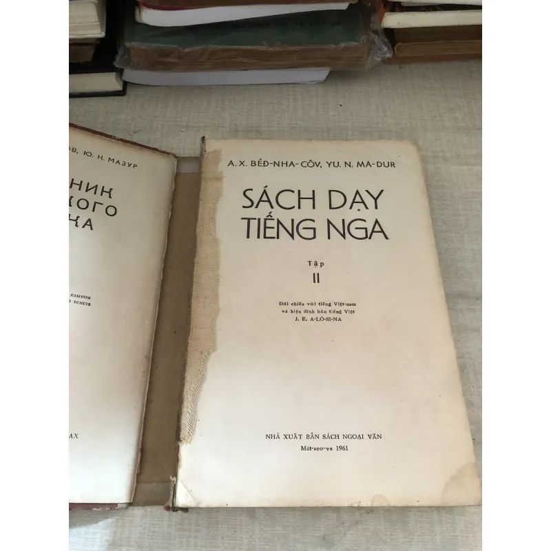 Sách dạy Tiếng Nga 1007157