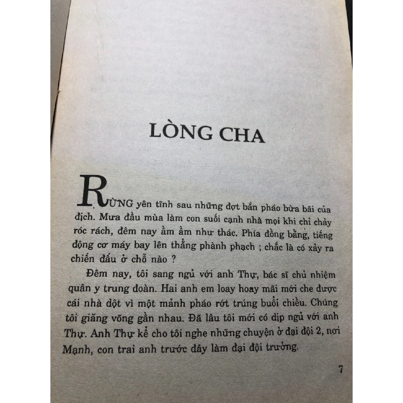 Đội hành quyết mới 60% ố vàng có dấu mộc và viết nhẹ trang đầu 1994 Thái Bá Lợi HPB0906 SÁCH VĂN HỌC 914919