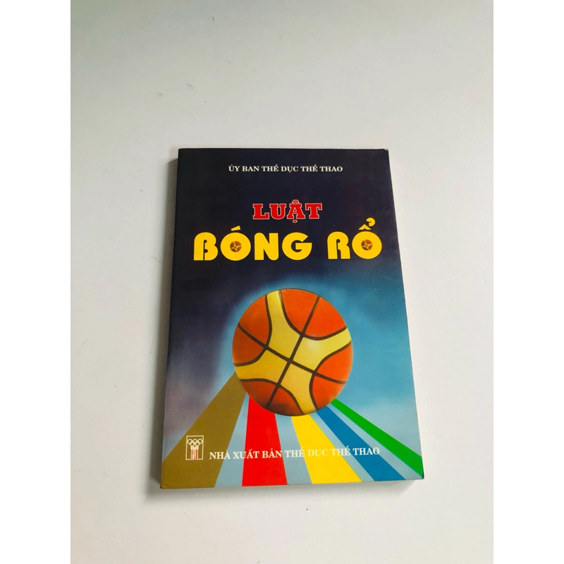 LUẬT BÓNG RỔ - 188 trang, nxb: 2006 532175
