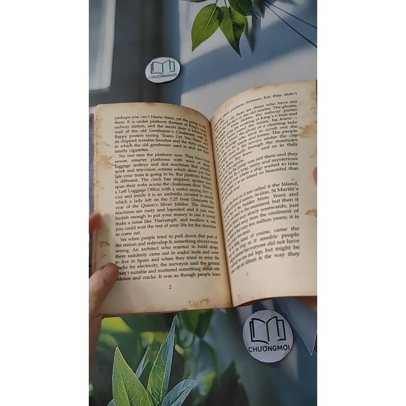 [XƯA] The Secret of Platform 13 (1994) - Eva Ibbotson 1033598