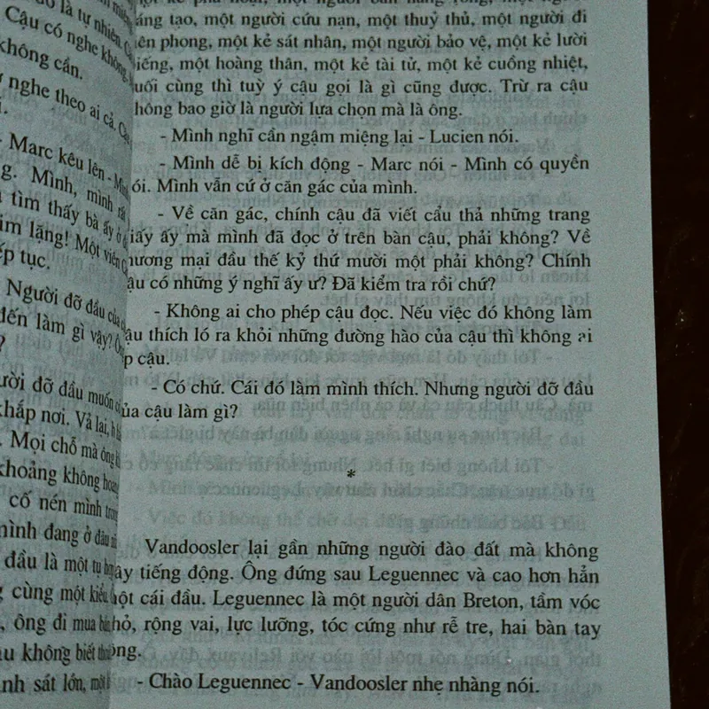 Xác chết dưới gốc sồi 699362