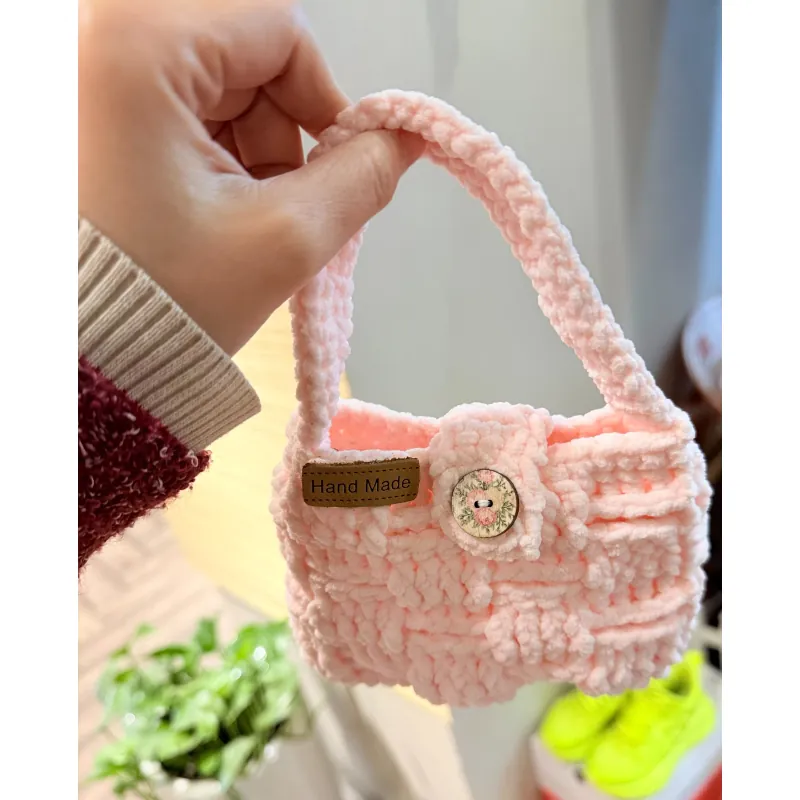Túi xách bằng len nhung làm thủ công cho bé đựng lì xì ngày Tết 752621