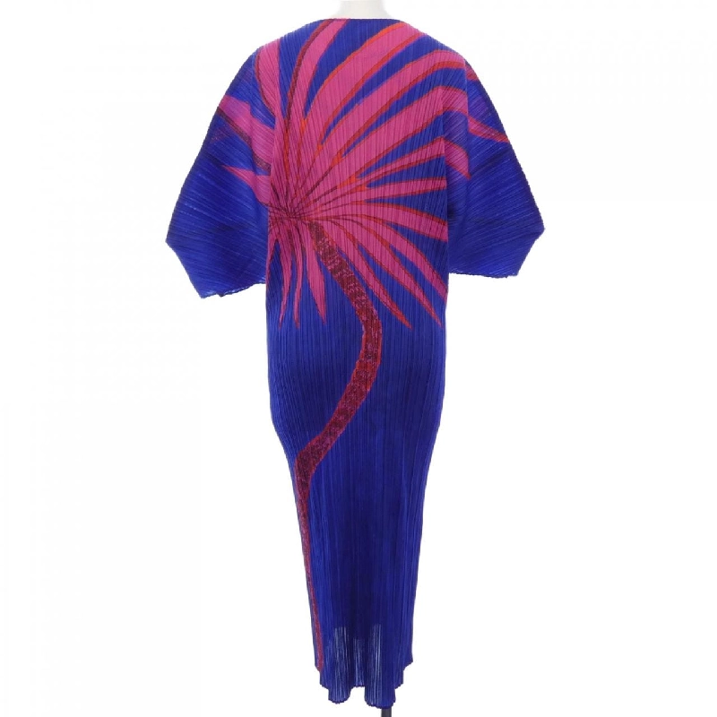 Pleats Please 2023 ICE DESERT PP33JH685 7578076 Đầm 647484