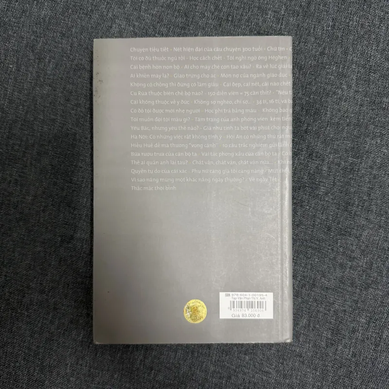 Tạp văn Phan Thị Vàng Anh (Bìa 83k) 925879