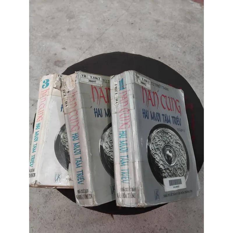 Hán cung hai mươi tám triều  960304