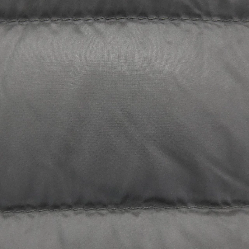 Áo khoác lông vũ MONCLER 642907