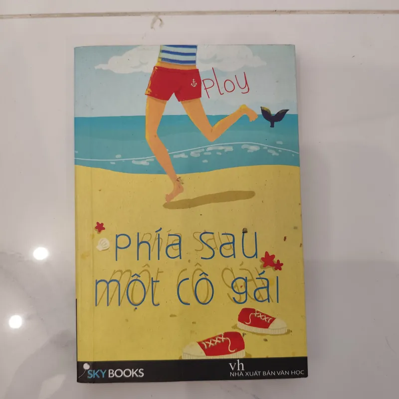 Phía sau một cô gái  606853