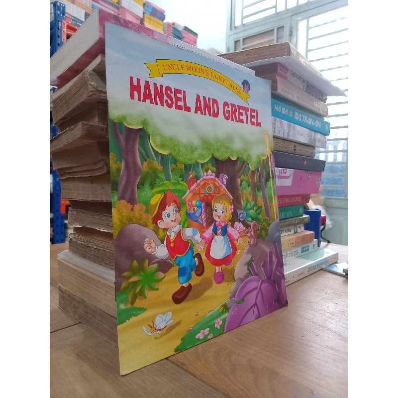 Uncle Moon's Fairy Tales: Hansel and Gretel- Dreamland Publications 995421
