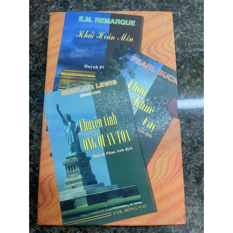 Box 3 tác phẩm văn học Nobel Chuyện tình ông quan toà, Chốn khuê các, Khải hoàn môn 763383