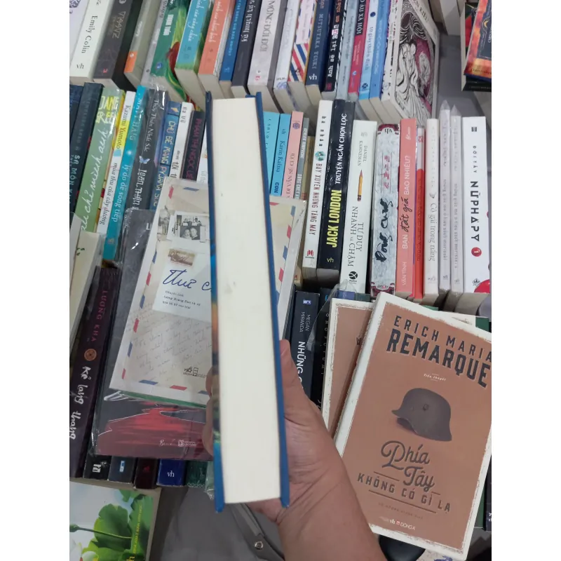 Tất cả các dòng sông đều chảy (Bìa cứng) 976179