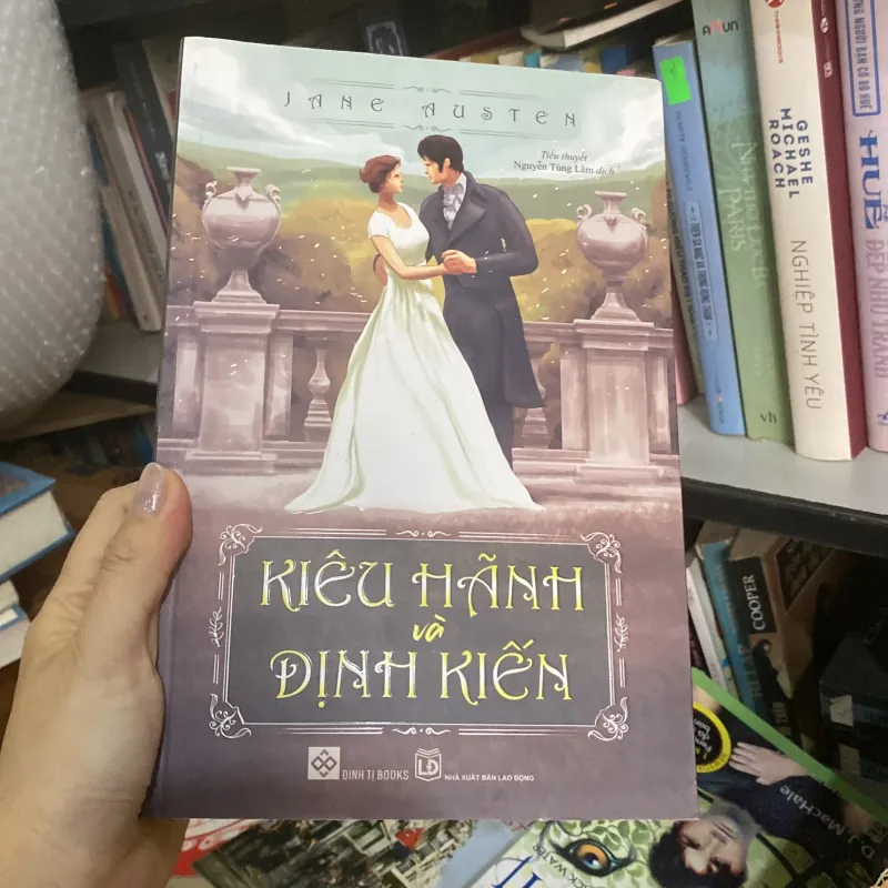 Kiêu hãnh và định kiếng 759956