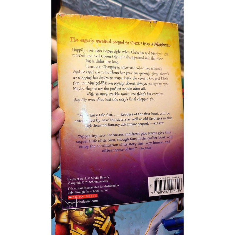 Ngoại văn chapter cho bé - Twice upon a Marigold - Scholastic 495458