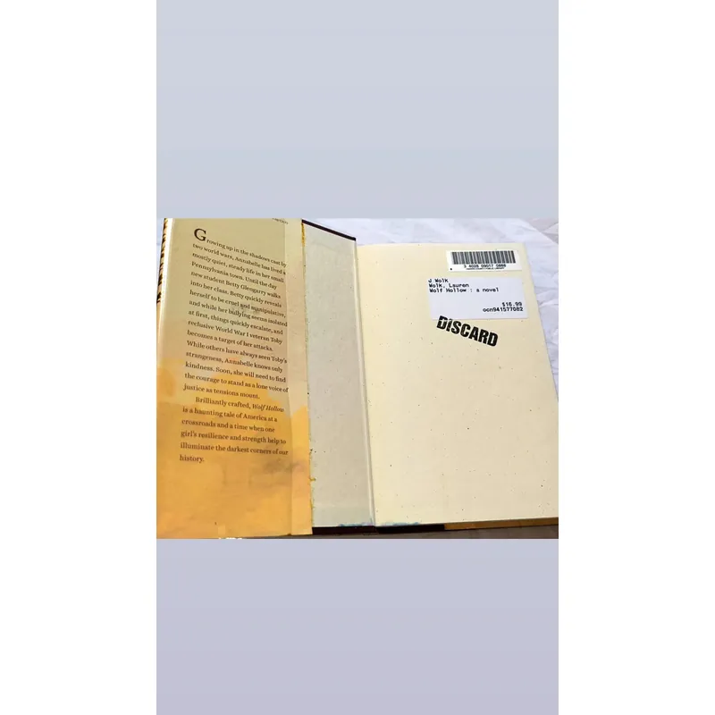 Wolf Hollow - Lauren Wolk (bìa cứng, từng ẩm, giấy gập thủ công) 732648