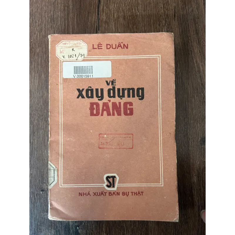 Về Xây dựng Đảng - Lê Duẩn 709579