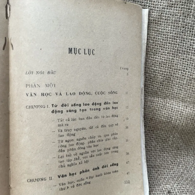 Văn học- cuộc sống -nhà văn - 550 trang  993706
