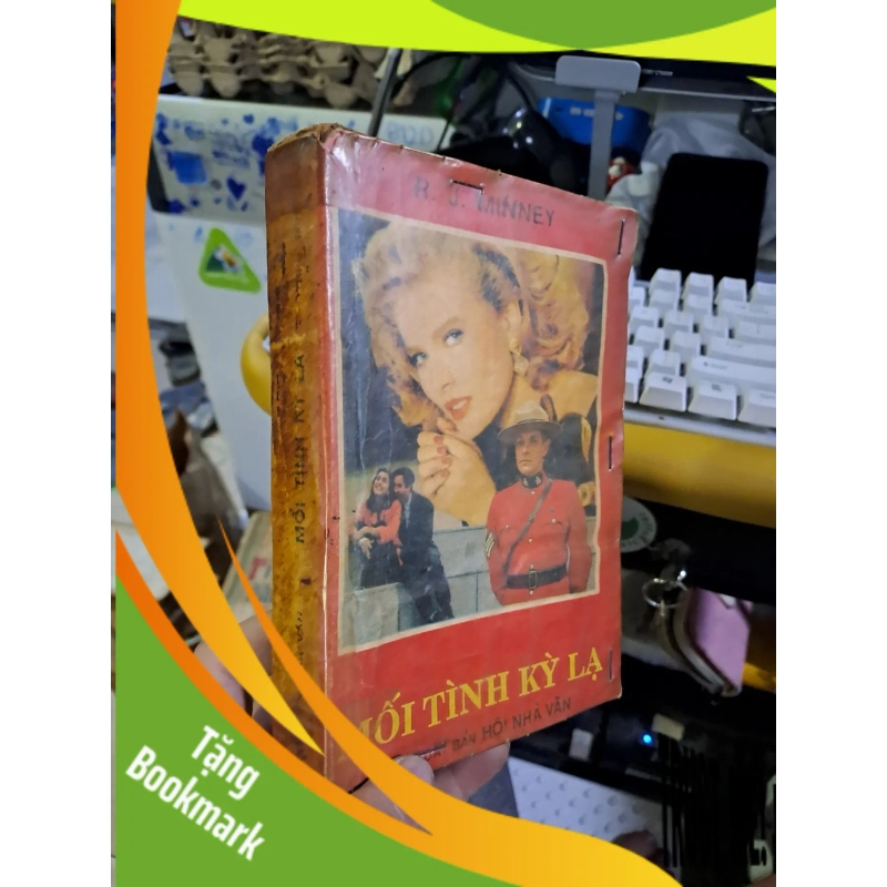 (TẶNG BOOKMARK) Mối tình kỳ lạ mới 70% ố Văn học nước ngoài RBK1709 947954