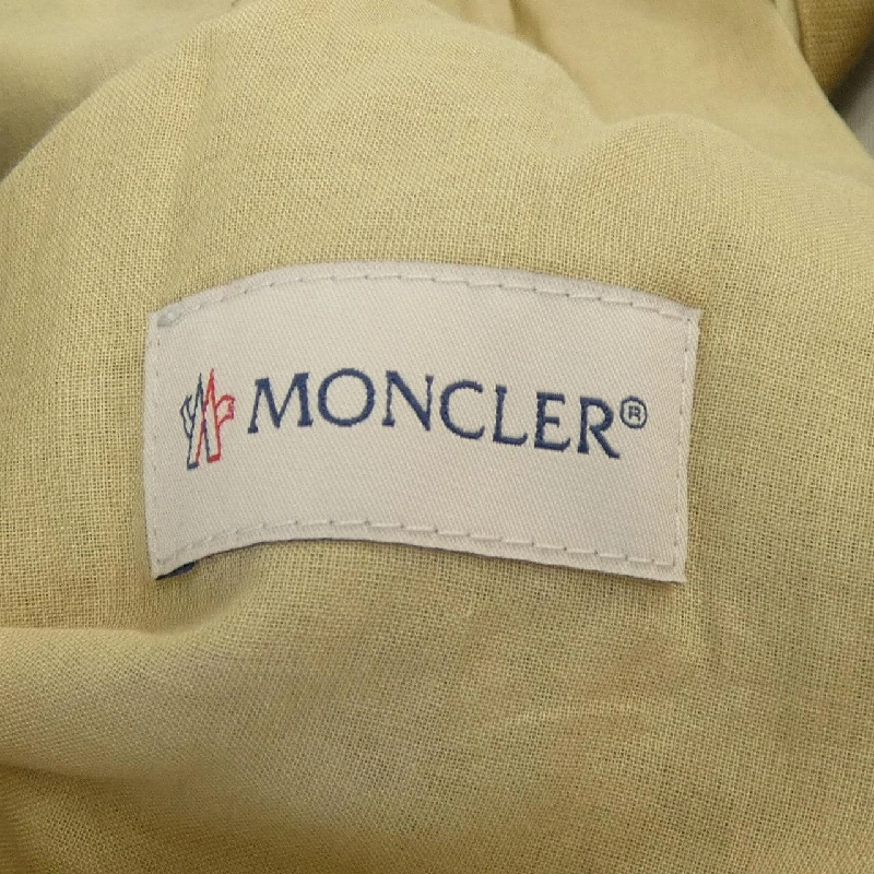 MONCLER K10932B00015 598NE Quần short - Hàng hiệu Chính hãng 813739