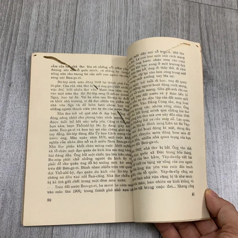 Qua thơ văn những người bạn lớn 1957 - nguyễn xuân sanh. 10a2 1025698