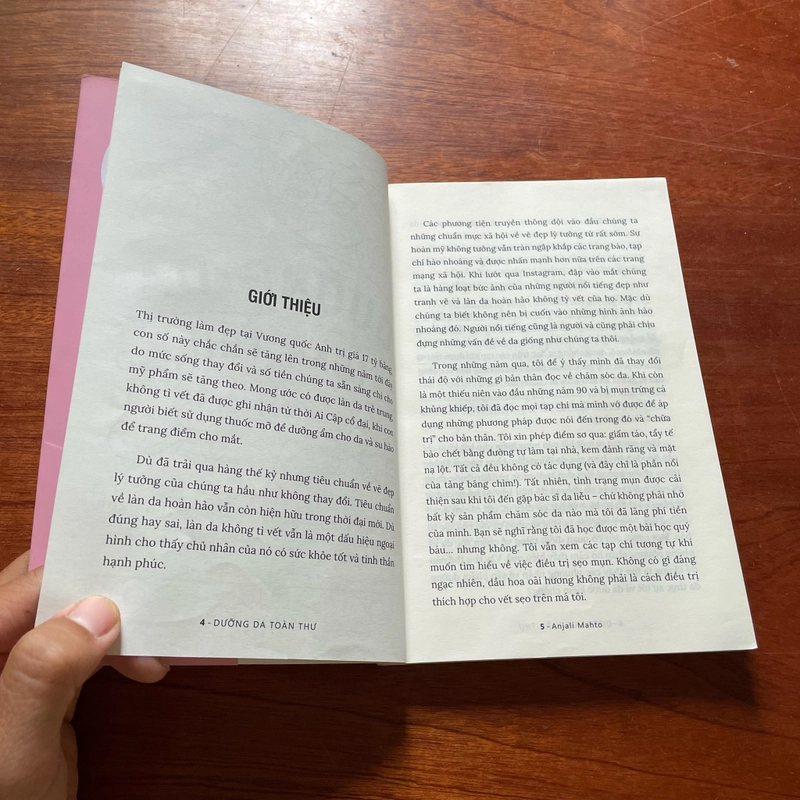 II Sách Làm Đẹp: Dưỡng Da Toàn Thư - ANJALI MAHTO - 2021 494871
