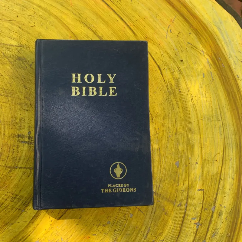 HOLY BIBLE- PLACED BY THE GIDEONS 797302