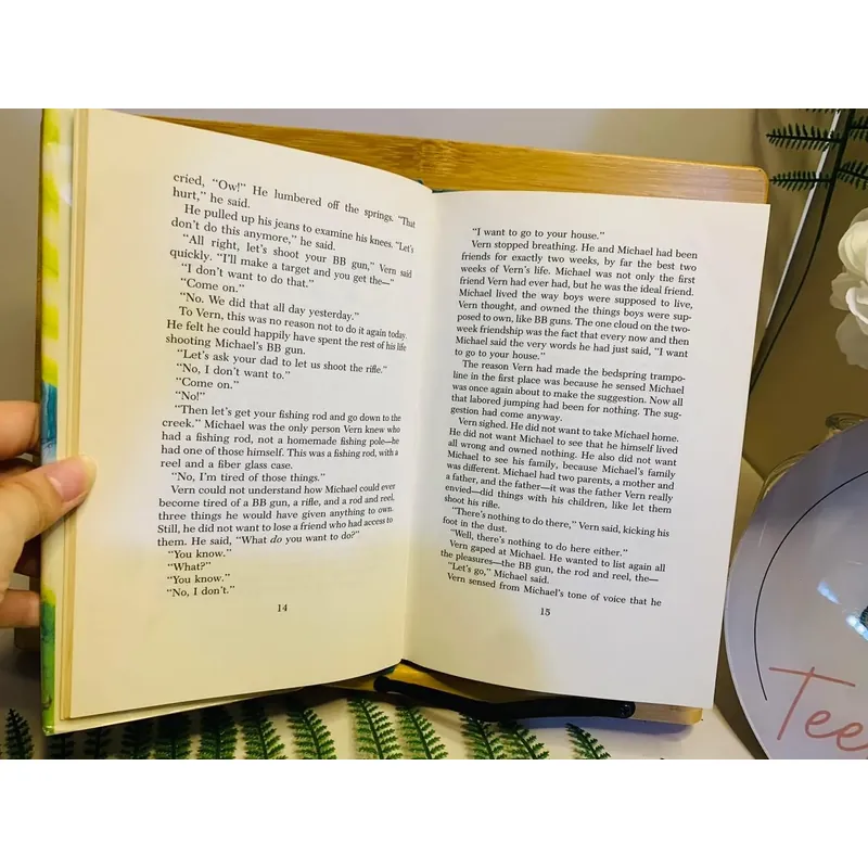 [Sách tiếng Anh 2hand] Like new 90% - 🤩 The Blossoms and the Green Phantom – Betsy Byars 606298