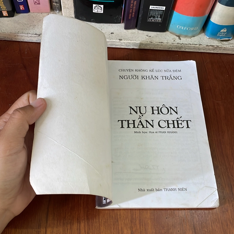 II Truyện Kinh Dị: Nụ Hôn Thần Chết - Người Khăn Trắng 543134