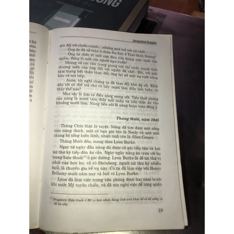 Thung lũng búp bê - Jaqueline Susann 1005475