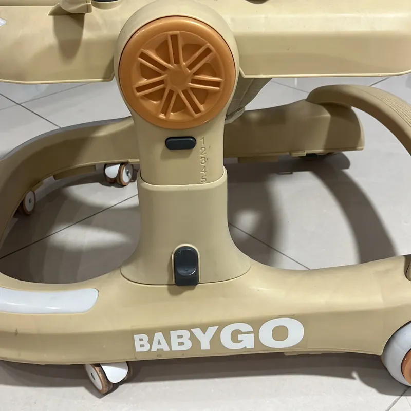 Xe tập đi Happy baby màu nâu kem, ít sử dụng 565191