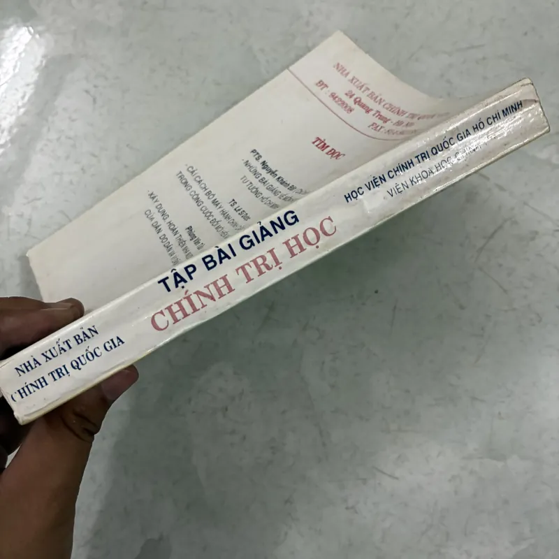 Tập bài giảng chính trị học 1010114