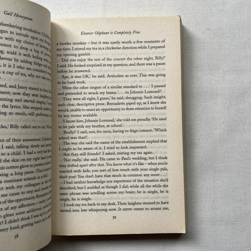 Eleanor Oliphant is Completely Fine - Gail Honeyman 1027126