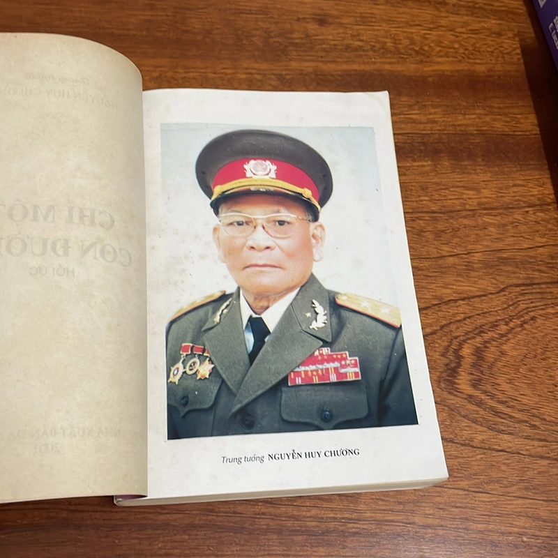 II Hồi Ức: Chỉ Một Con Đường - Trung Tướng Nguyễn Huy Chương - 2001 501235