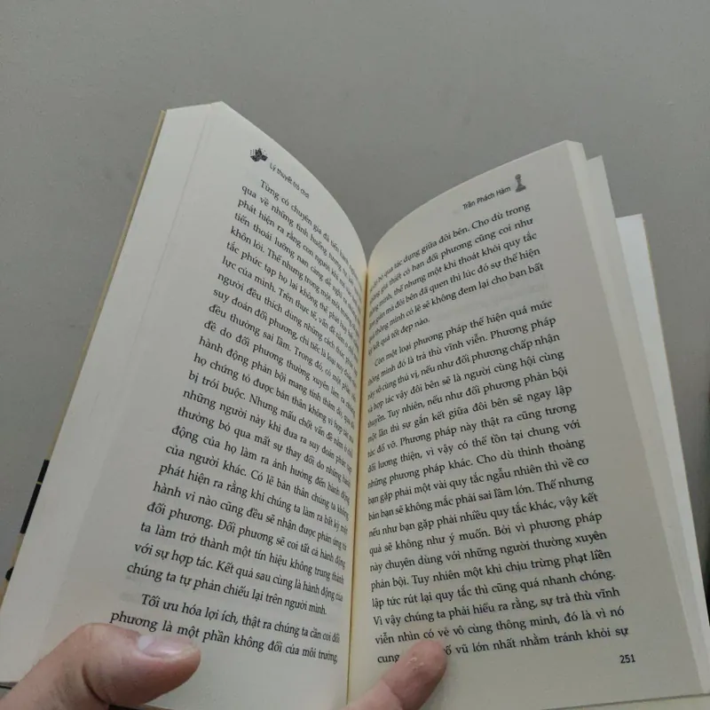 Lý Thuyết Trò Chơi - Trần Phách Hàm 568856