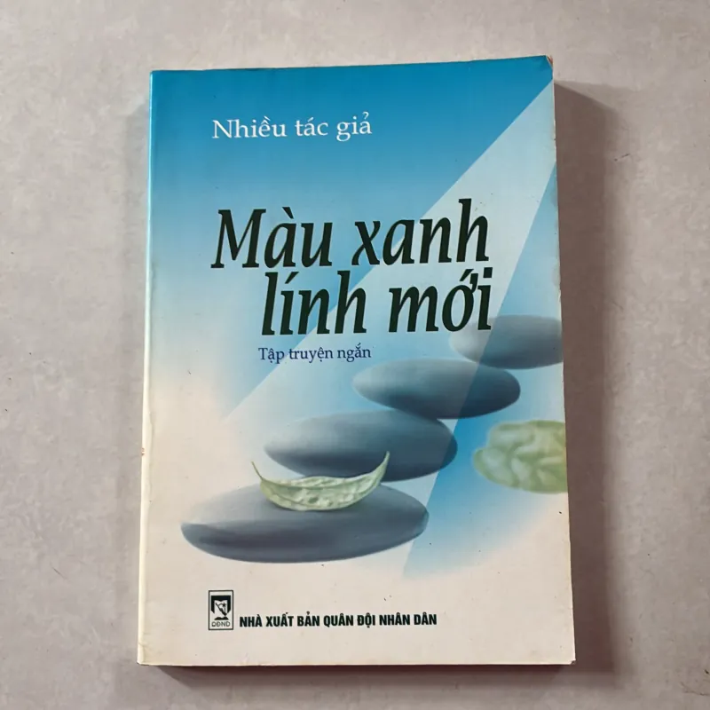 Màu xanh lính mới 746893