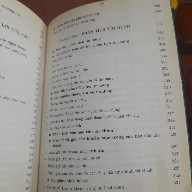 Edward W. Reed và Edward K. Gill - NGÂN HÀNG THƯƠNG MẠI 569991