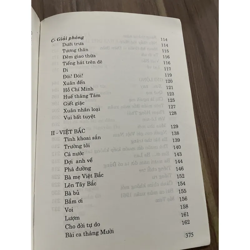 Tố Hữu - Từ ấy & Việt Bắc - 380 trang  795469